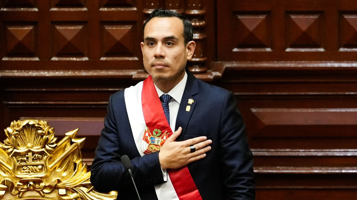 Peruánský Kongres rozhodl o odvolání nepopulární prezidentky Boluarteové